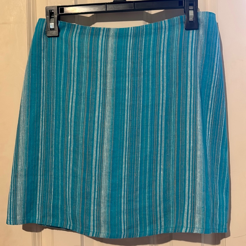 Boutique brand skirt NWT sz medium, blue stripes